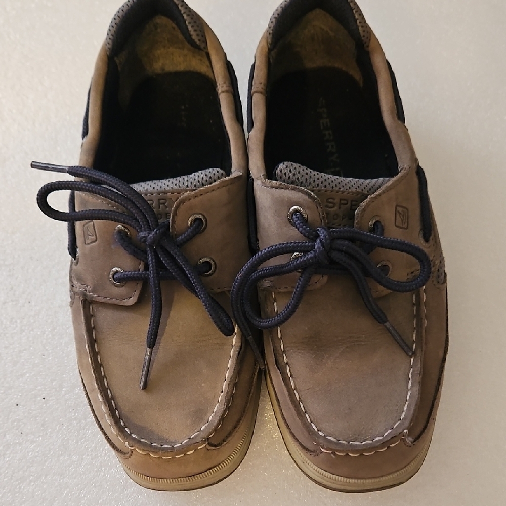 Sperry Lanyard Boys Tan and Navy Boat Shoes